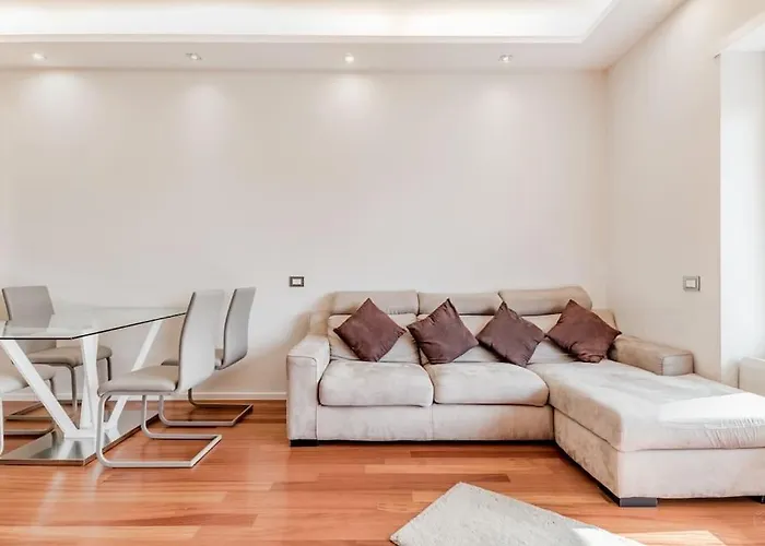 Luxury Front Of Cavalieri Hilton דירה *